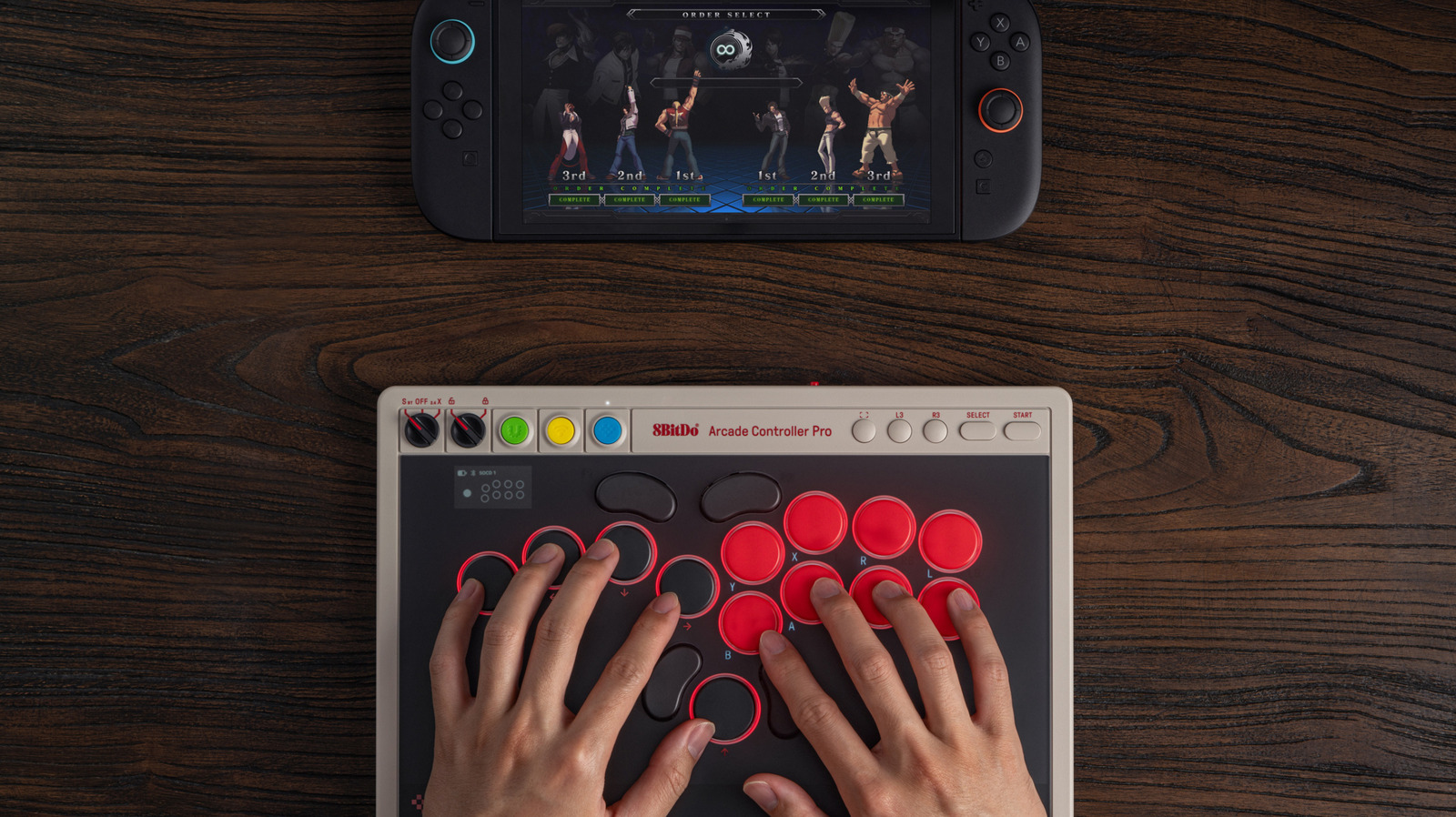 8BitDo Arcade Controller Pro Dijual 120 Dolar AS dan Dikirim 30 November, Kontroler Leverless dengan Layar Input